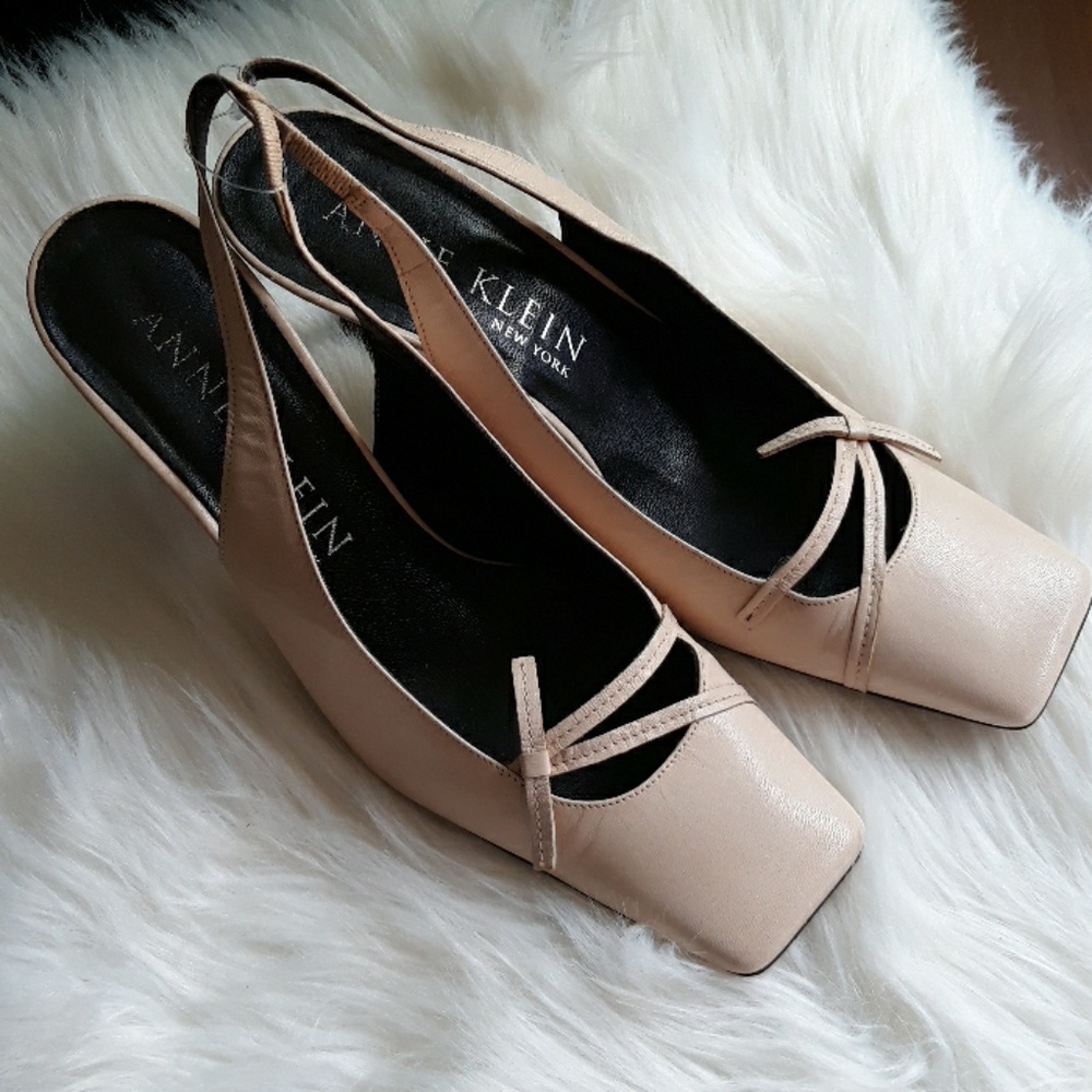 Anne Klein Beige Leather Heels - Picture 8 of 8
